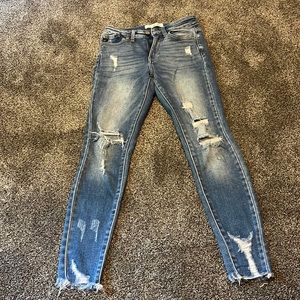 Women’s skinny jeans. Great condition! stretchy, very comfortable.